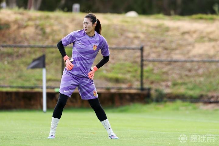 官方网站-北青：彭诗梦大概率首发出战澳大利亚；女足需提防主场哨